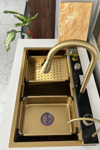 Tam Otomatik 9 Fonksiyonlu Şelale Evye Gold. Dijital Tasarımlı Akıllı Eviye 75×45 Cm