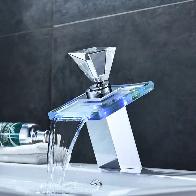 LED Işıklı Musluk Renk Değiştiren Cam Şelale Havzası Lavabo Banyo Musluk Batarya